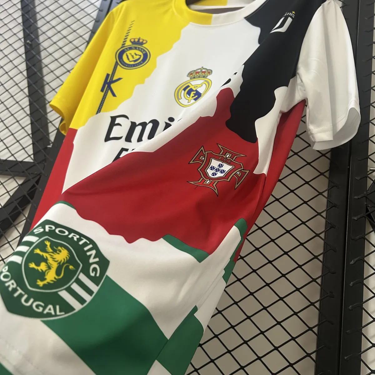 Cristiano Ronaldo Commemorative Edition Kit Soccer T-Shirt AAAAJersey Dropship Yupoo 5