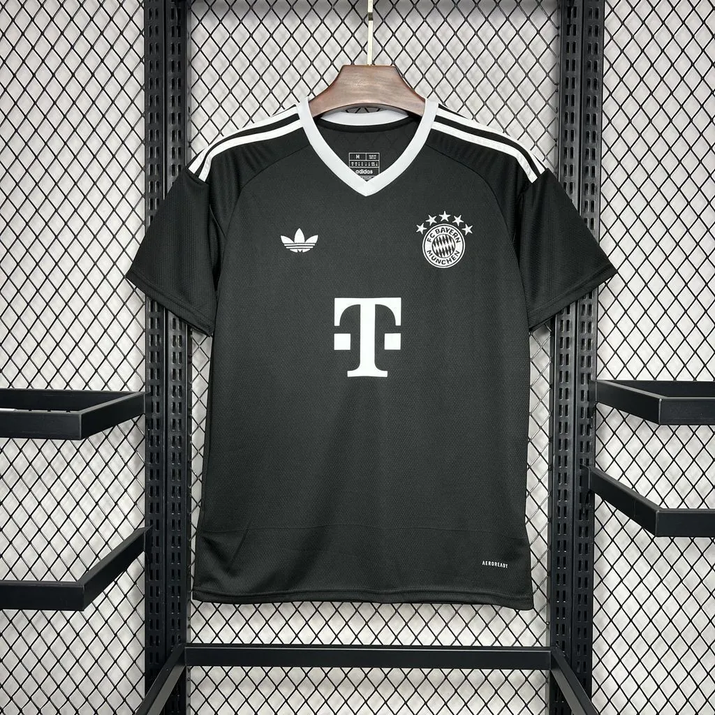 24-25 Bayern Munich Black GoalKeeper Shirt Soccer Uniforms Soccer AAAAJersey Yupoo 6