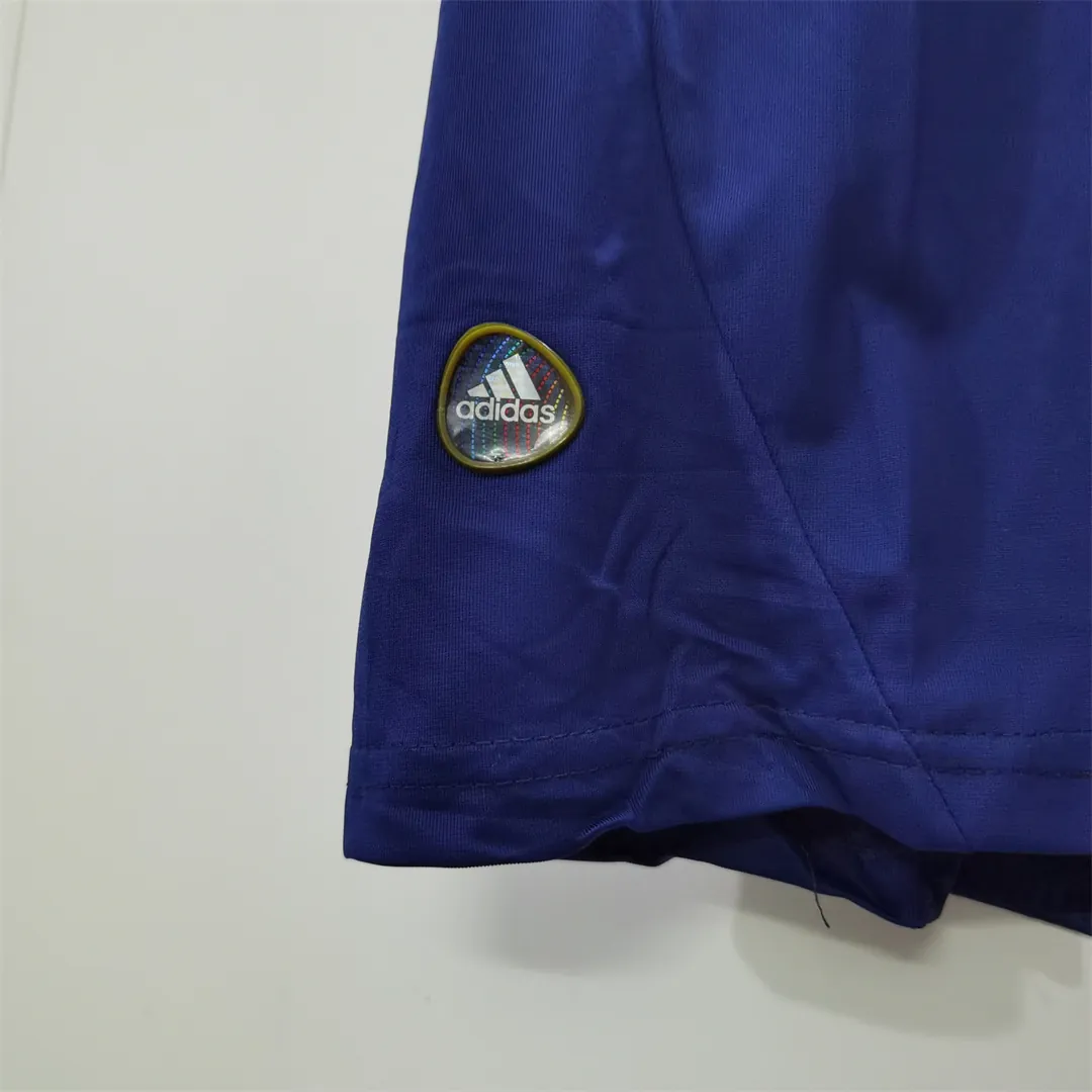 2010 France home 4