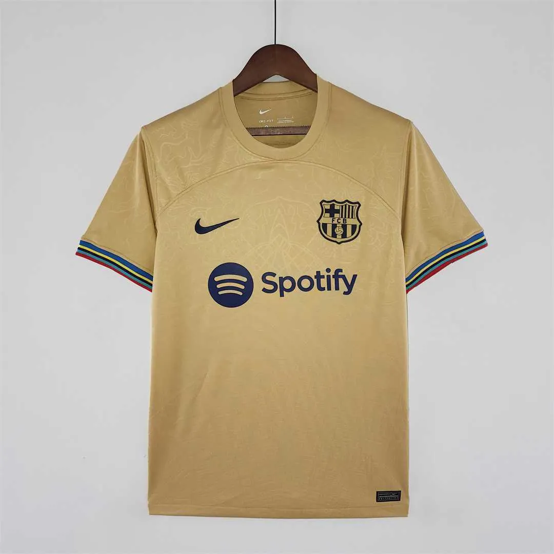 22-23 Barcelona away - 4 17