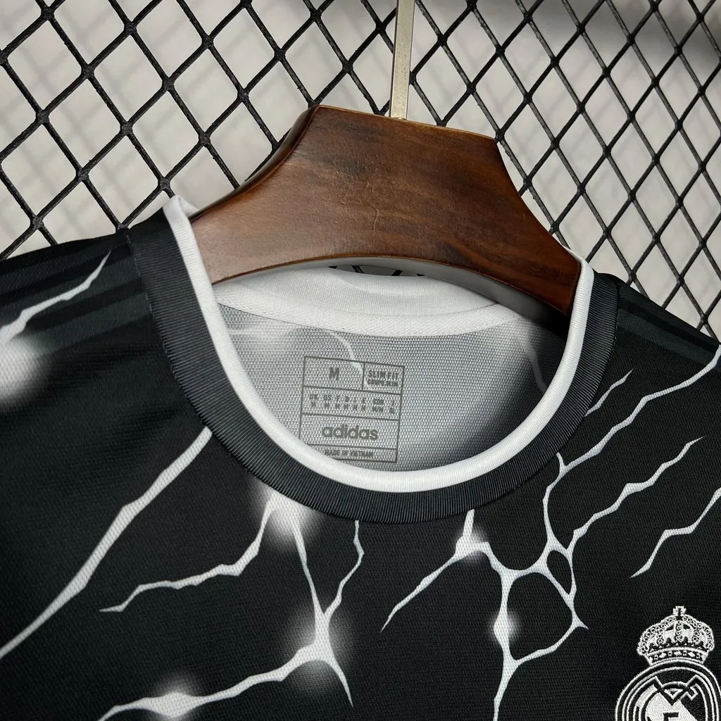 24-25 Real Madrid Black Jaguar Special Edition Kit Soccer Uniforms Soccer AAAAJersey Yupoo 1