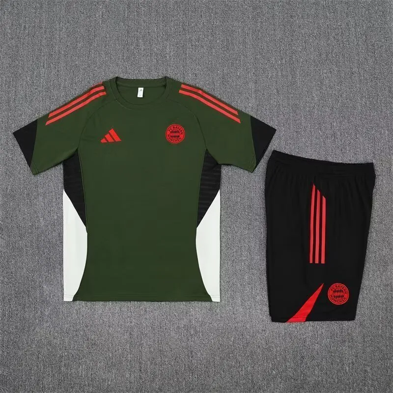 25-26 Bayern Munich Training Soccer AAAAJersey Yupoo S-2XL 1
