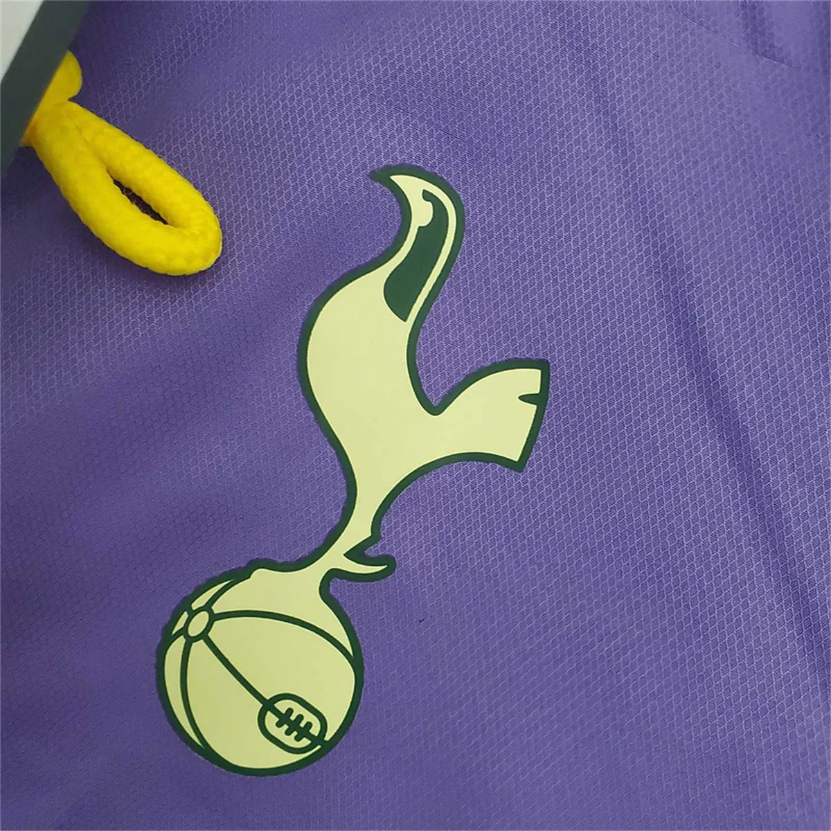21-22 Tottenham Hotspur purple-black windbreaker 1