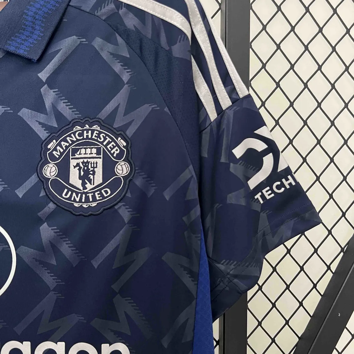 24-25 Manchester United Away Kit Soccer Uniform AAAAJersey Wholesale Yupoo 2