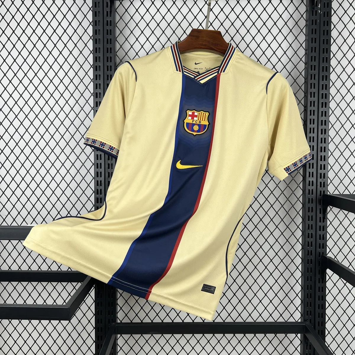 25-26 Barcelona Mens Special Edition T-Shirt Soccer Uniform AAAAJersey Supplier Yupoo 1
