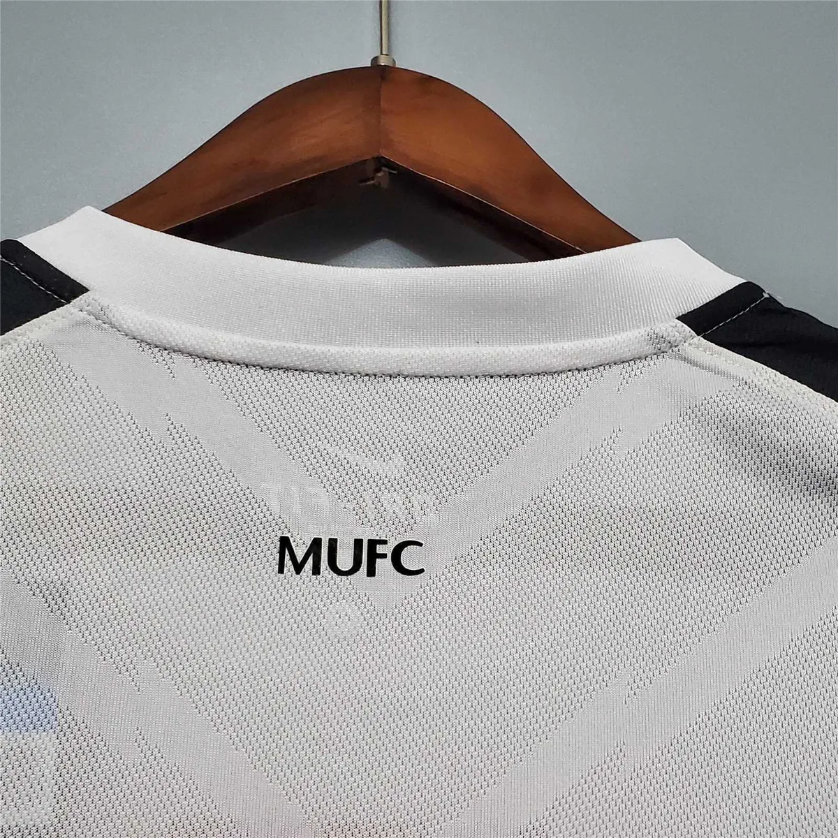 10-11 Manchester United in the Champions League version away 8