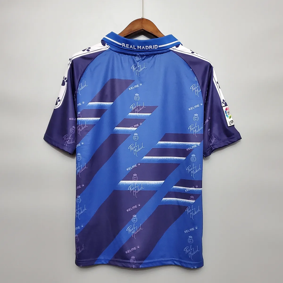 94-96 Real Madrid away 8