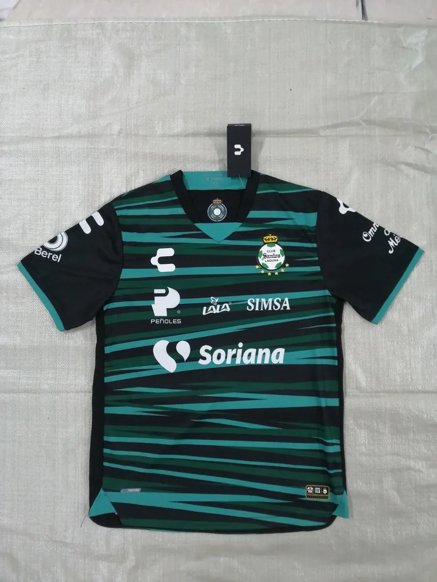 22-23 Santos Laguna away 2