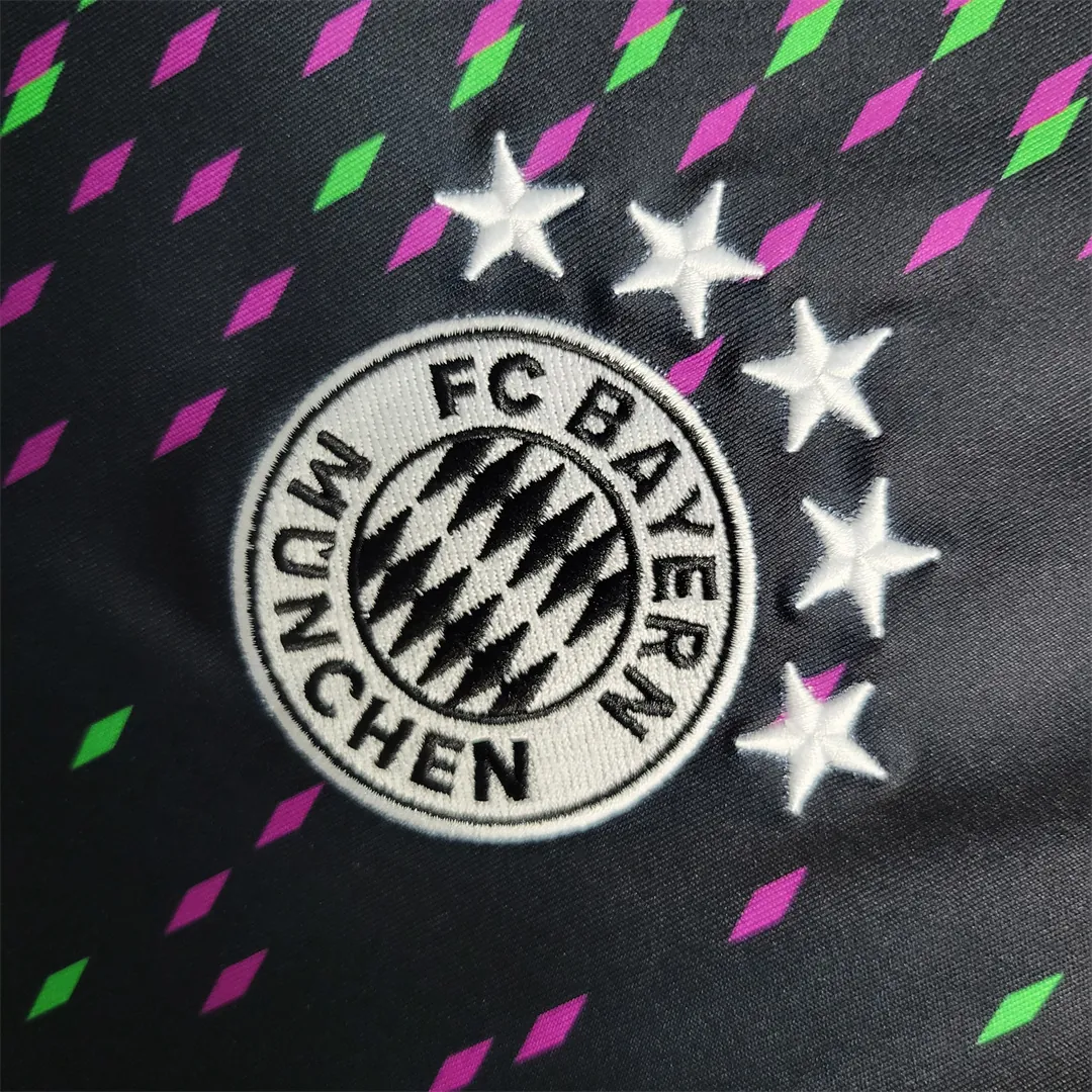 23-24 Bayern away 2
