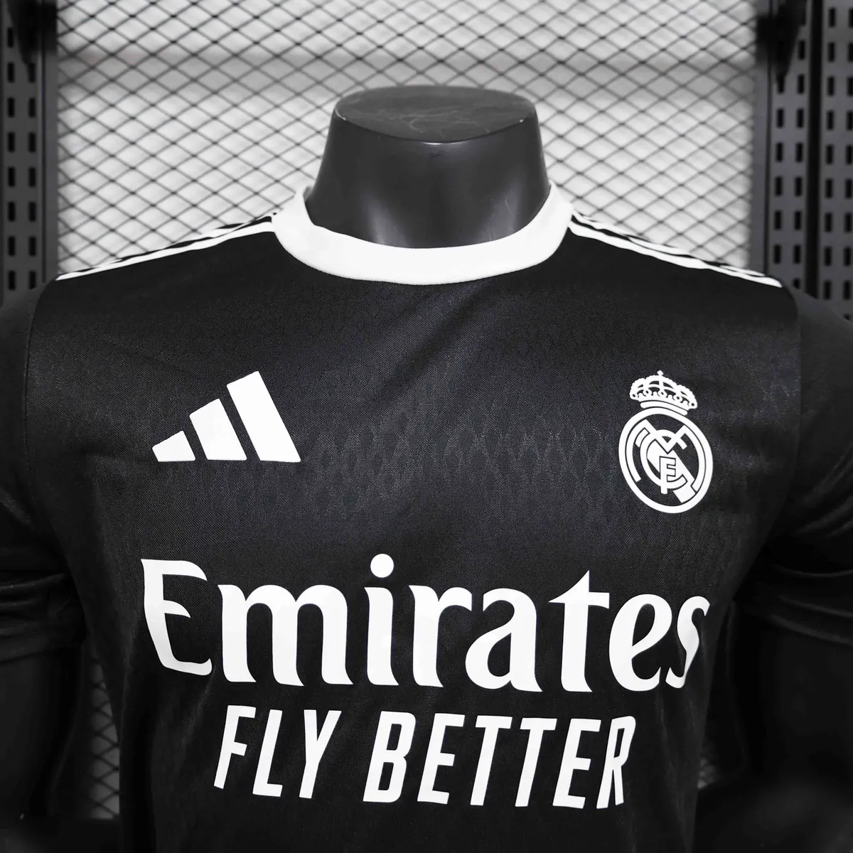 24-25 Real Madrid Black Goalkeeper Kit Player Version Shirt AAAAJersey Supplier Yupoo 2