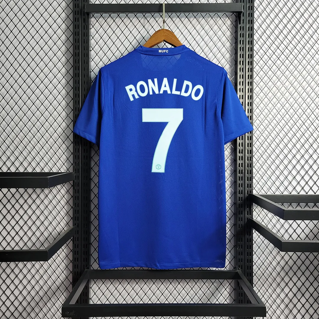 08-09 Manchester United away 10