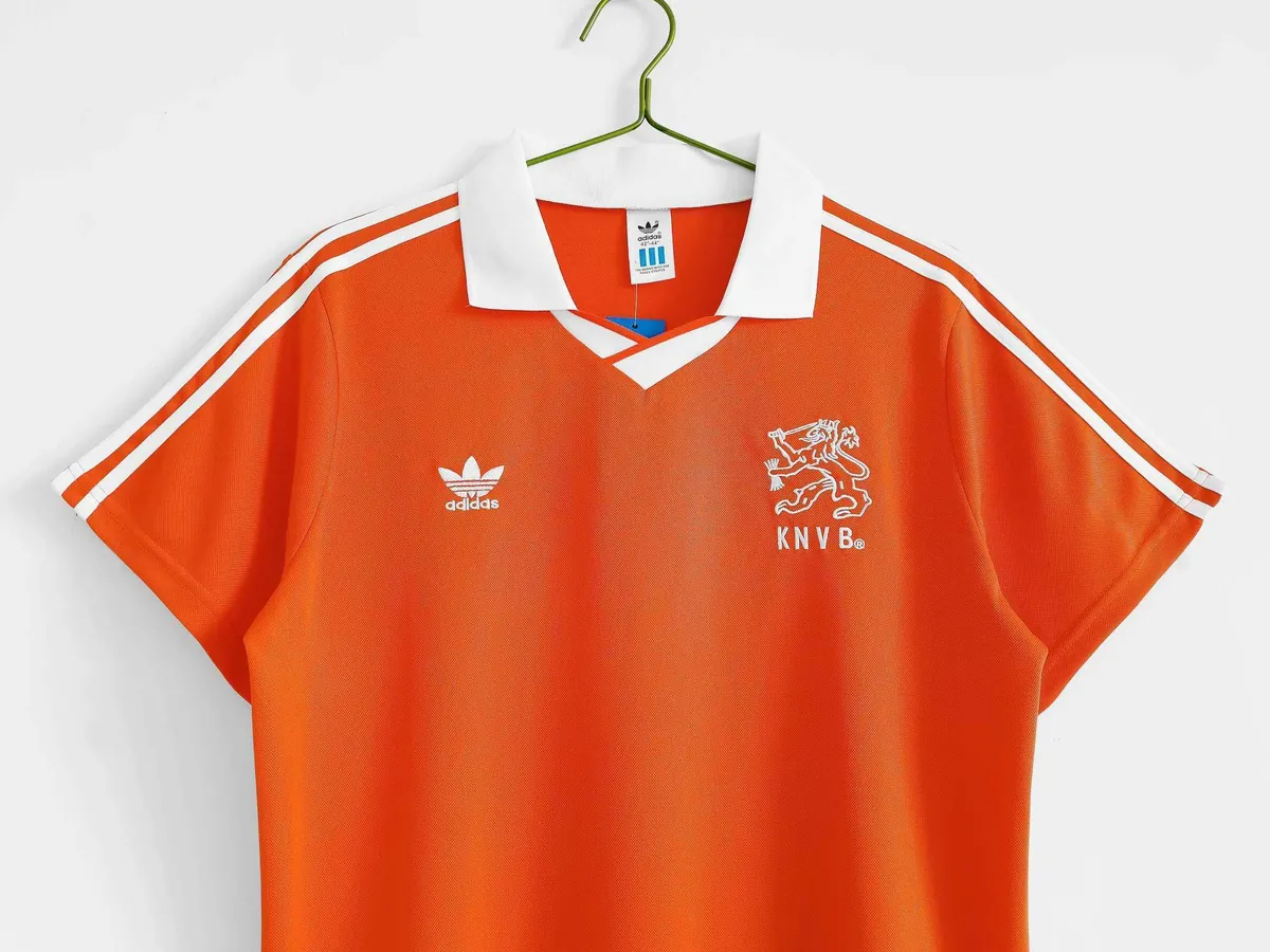 90-92 Netherlands home 7