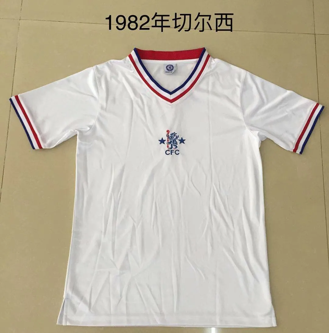 82-83 Chelsea away white 12