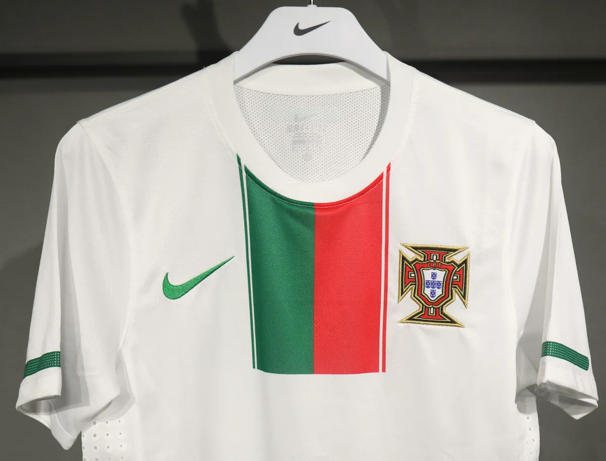 2010 Portugal world Cup Away Retro Kit Vintage Player Version Sino Shirt AAAAJersey Dropship Yu 1