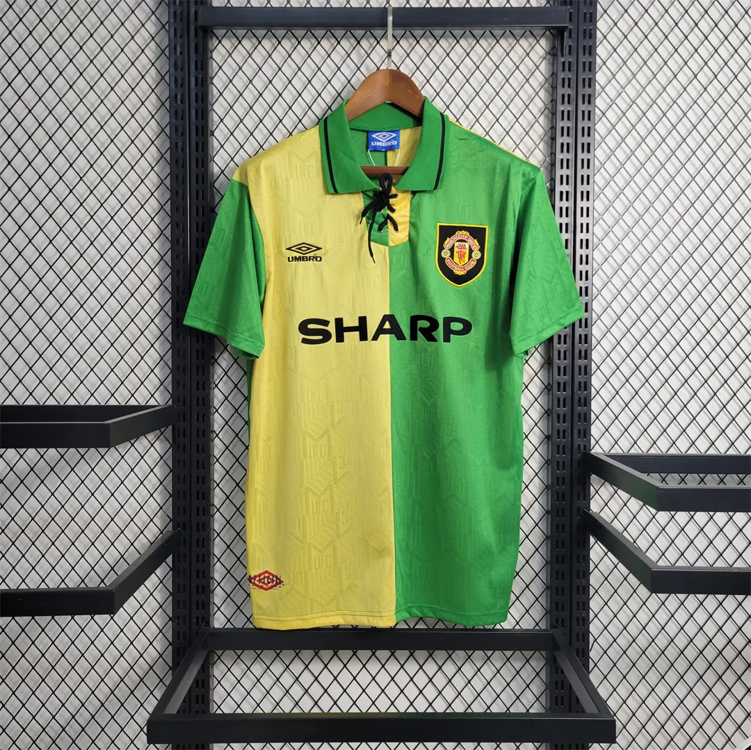 92-94 Manchester United away 9