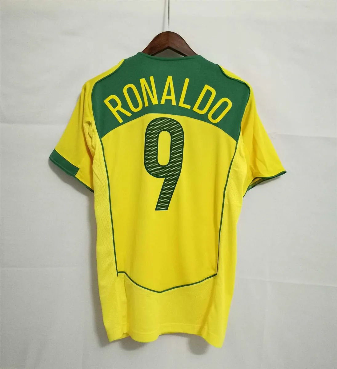 2004 Brazil home 14