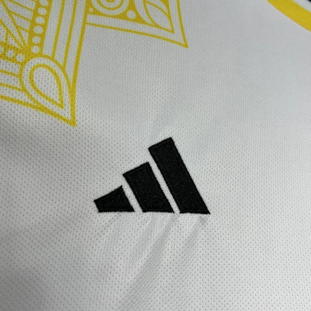 24-25 Real Madrid X Snake Mandala Edition Shirt AAAAJersey Supplier Yupoo 1