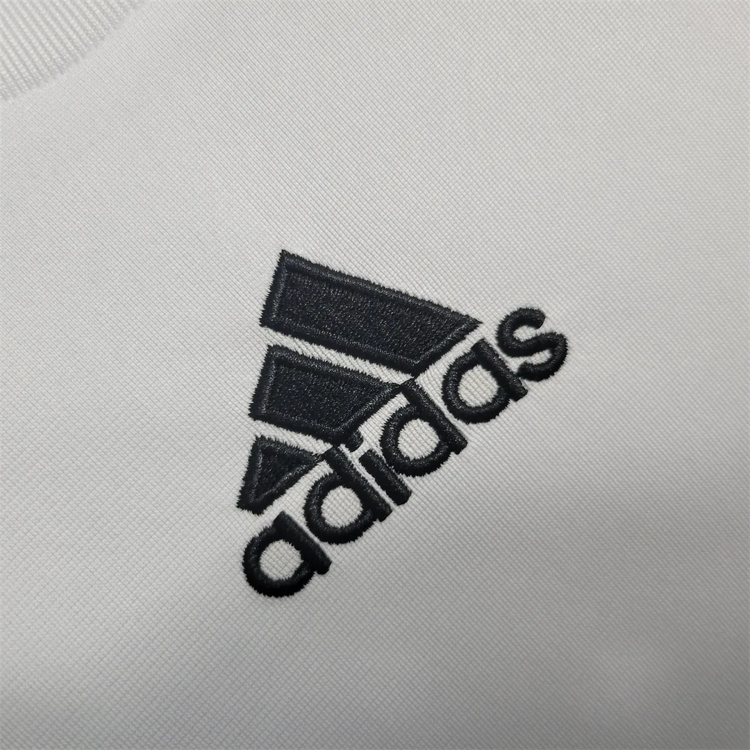 09-10 Real Madrid home 8