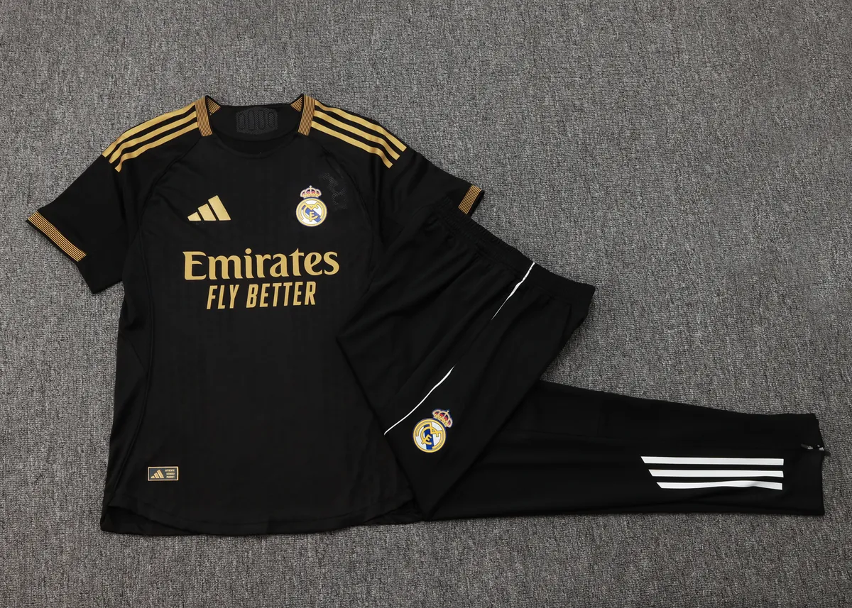25-26 Real Madrid Black Player Version Training Kits Football Tracksuits 1
