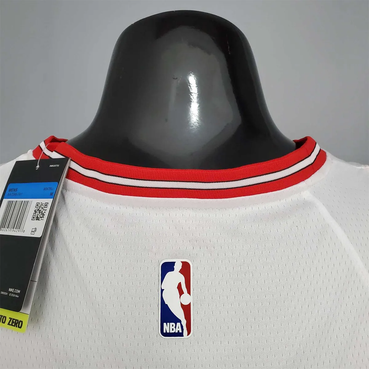 BALL#2 Chicago Bulls white 3