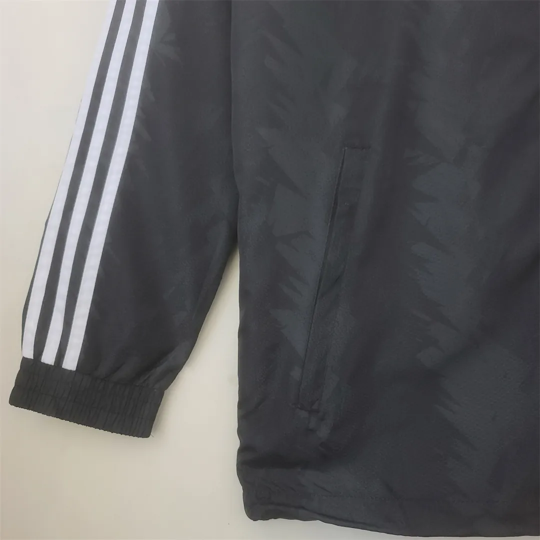 22-23 Manchester United Windbreaker Black 1