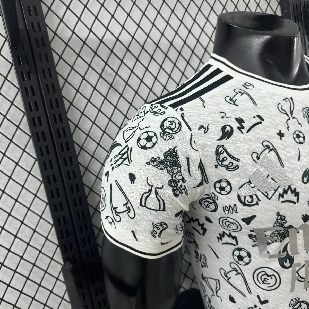 25-26 Real Madrid White Silver Special Edition Kit Player Version Soccer AAAAJersey Supplier Yu 6