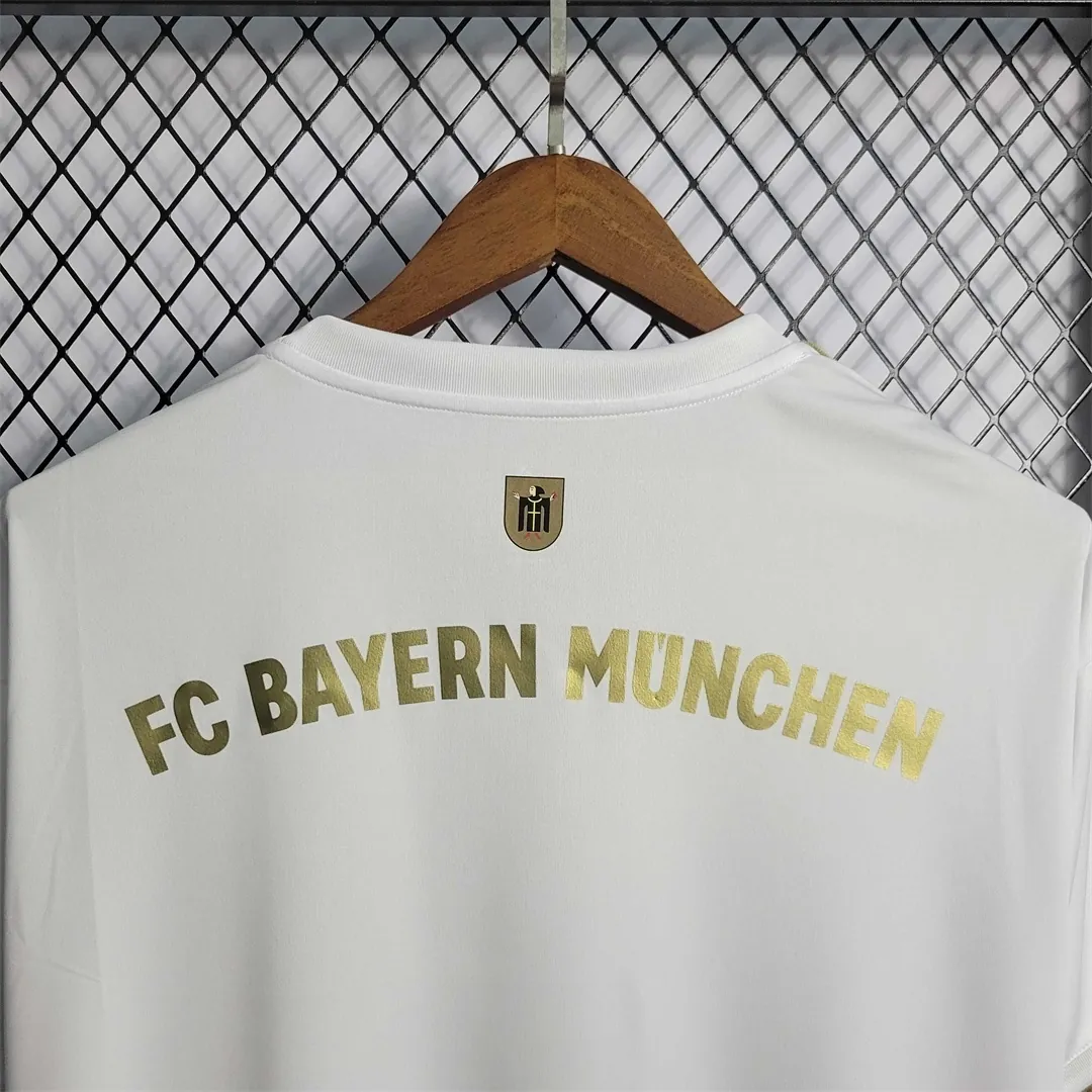 22-23 Bayern away 4