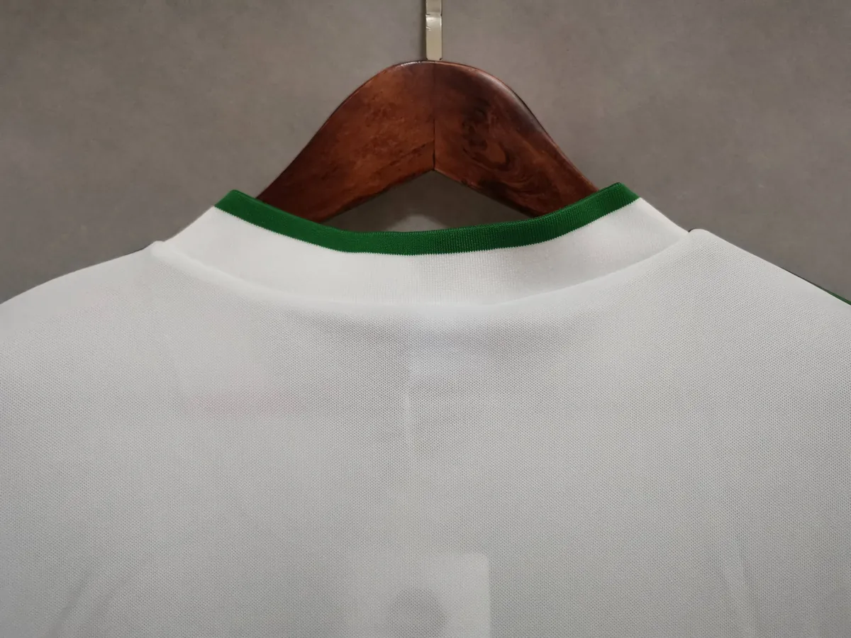85-86 Celtic away 1