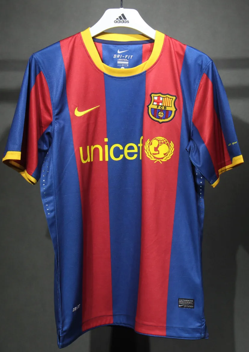 10-11 Barcelona Home Retro Kit Vintage Player Version Sino Shirt AAAAJersey Dropship Yupoo 4