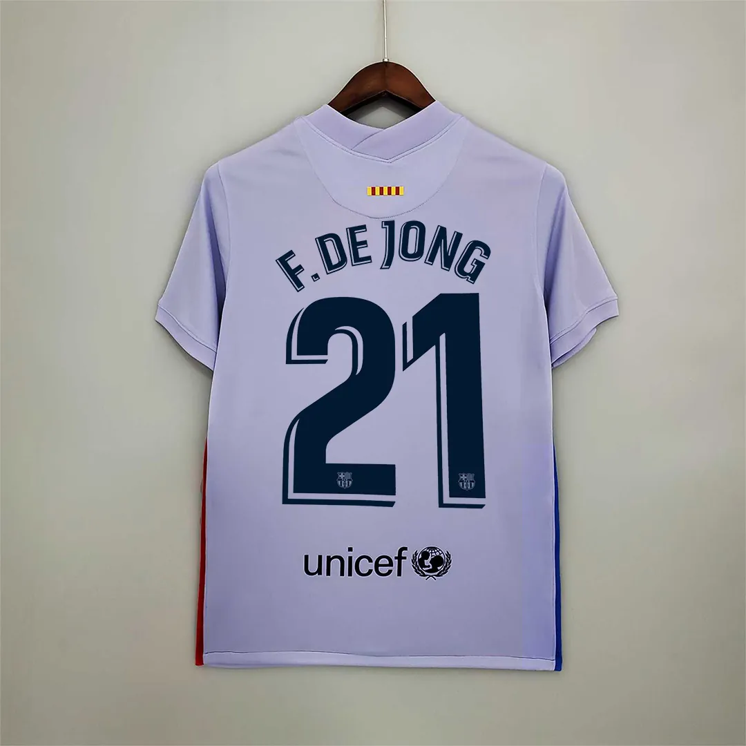 21-22 Barcelona away 15