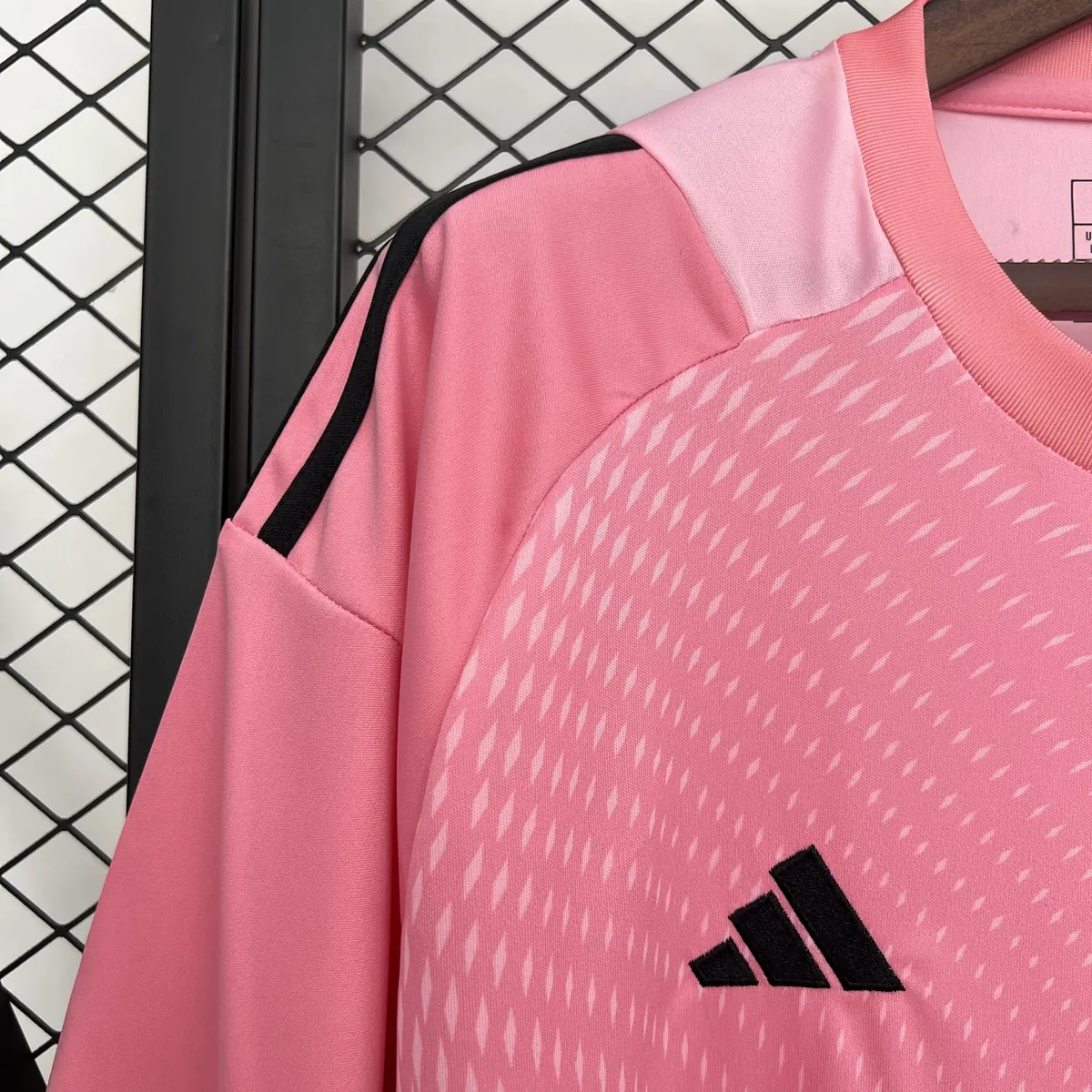 25-26 Benfica Training Goalkeeper Pink Kit Football Shirt AAAAJersey Dropship Yupoo 3