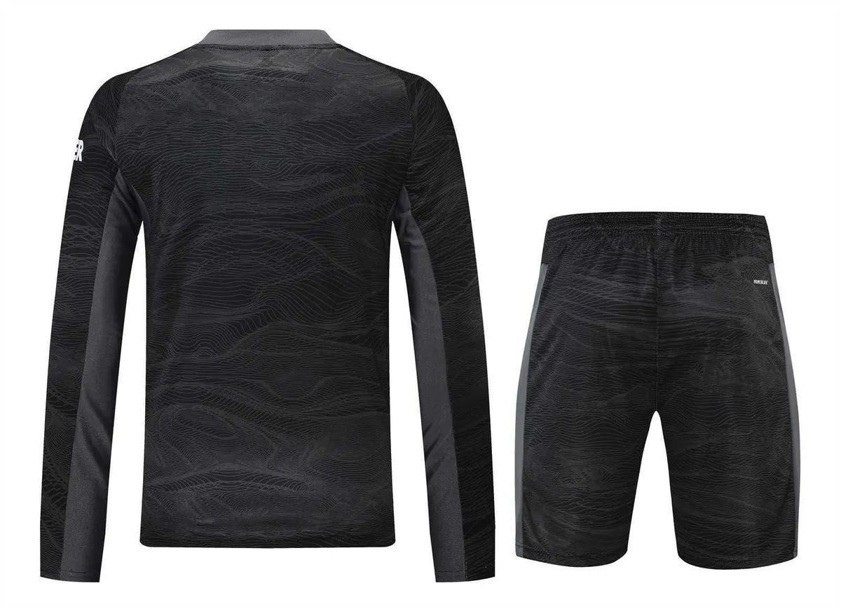 21-22 Manchester United black goalkeeper long sleeve 4