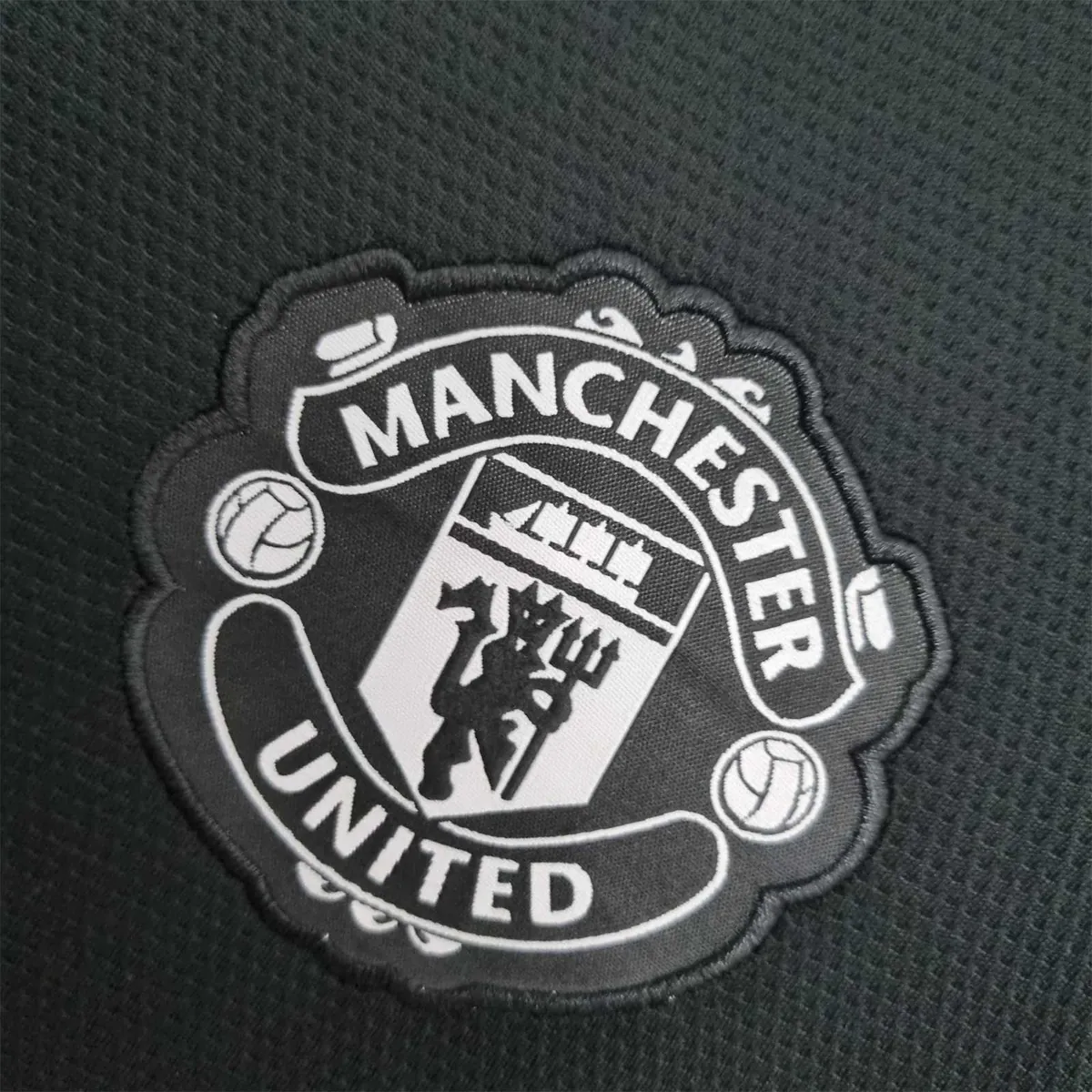 22-23 Manchester United black training suit 5