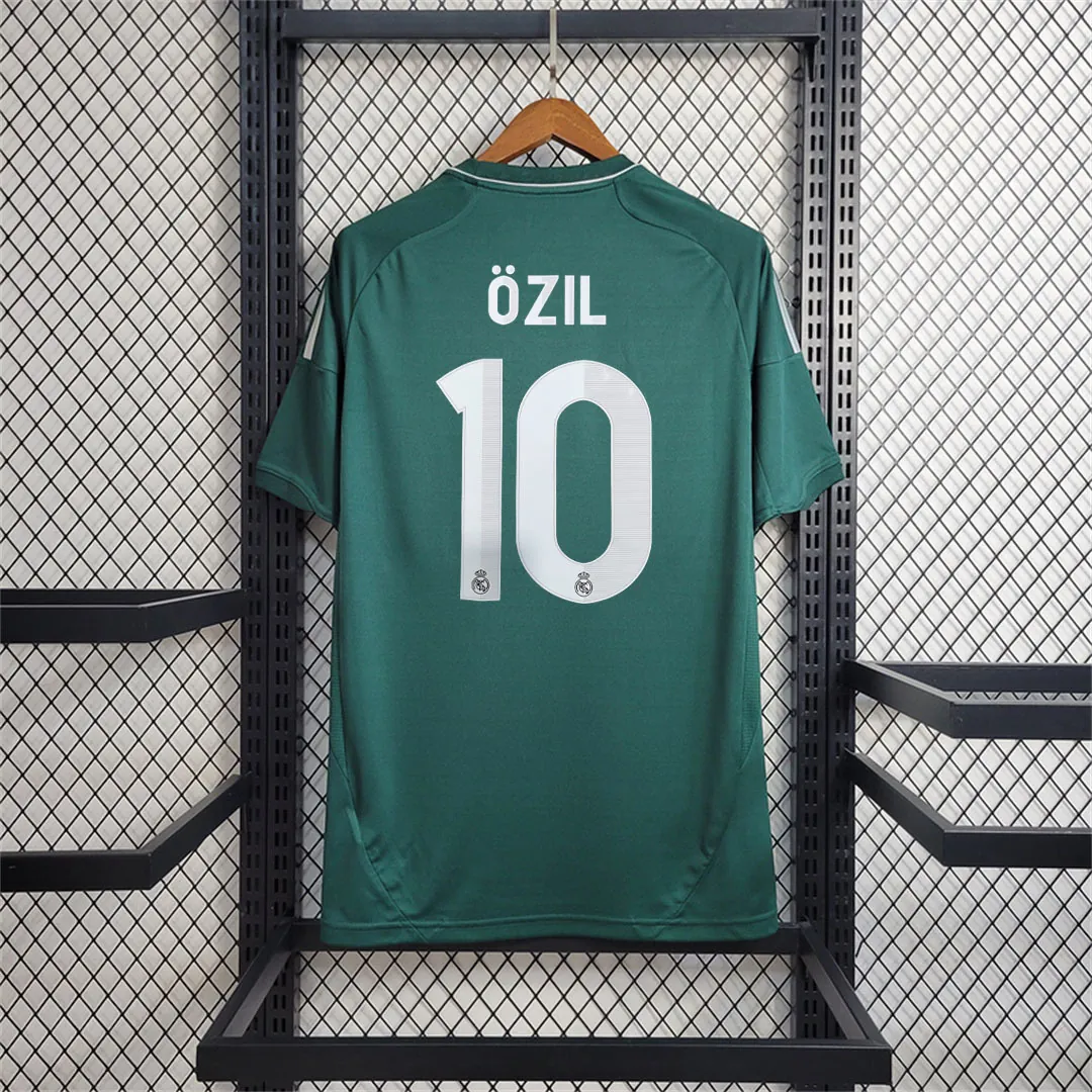 12-13 Real Madrid third away 3