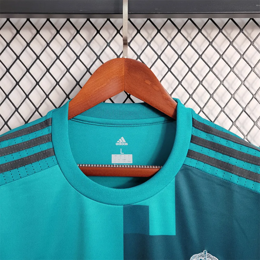 17-18 Real Madrid third away 5