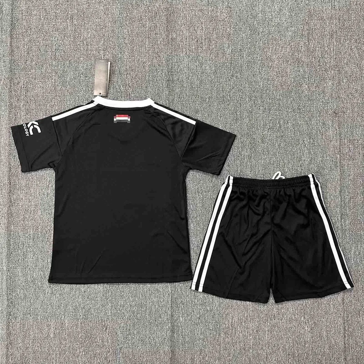 24-25 Manchester United Goalkeeper Black Kids Kits Youth Apparels AAAAJersey Supplier Yupoo 1