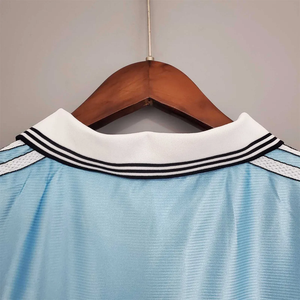 98-99 Marseille away 4