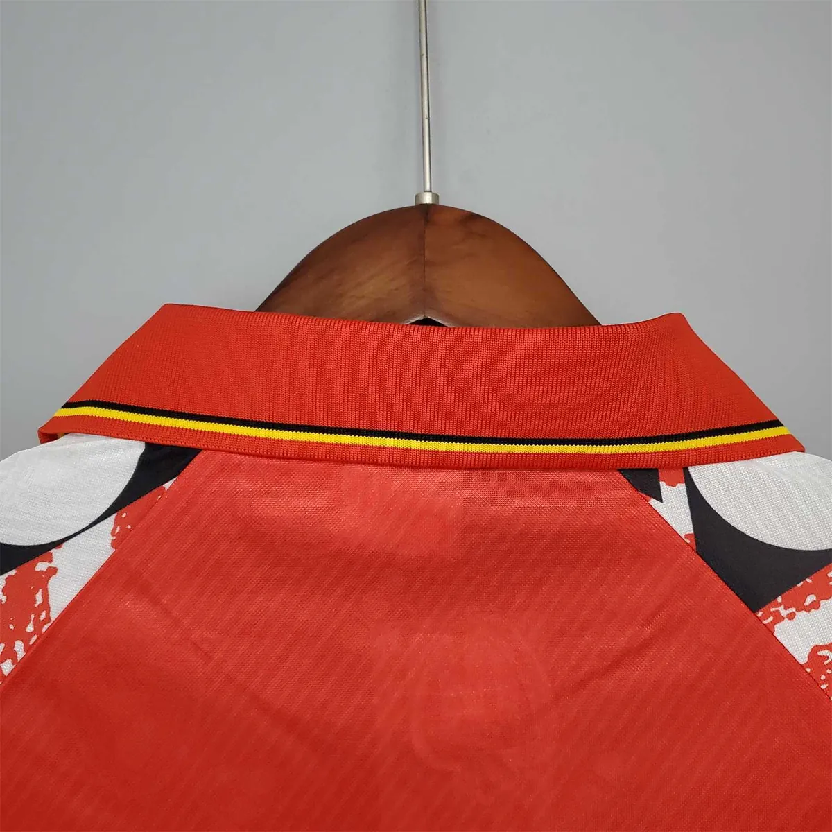 1995 Belgium red home 5