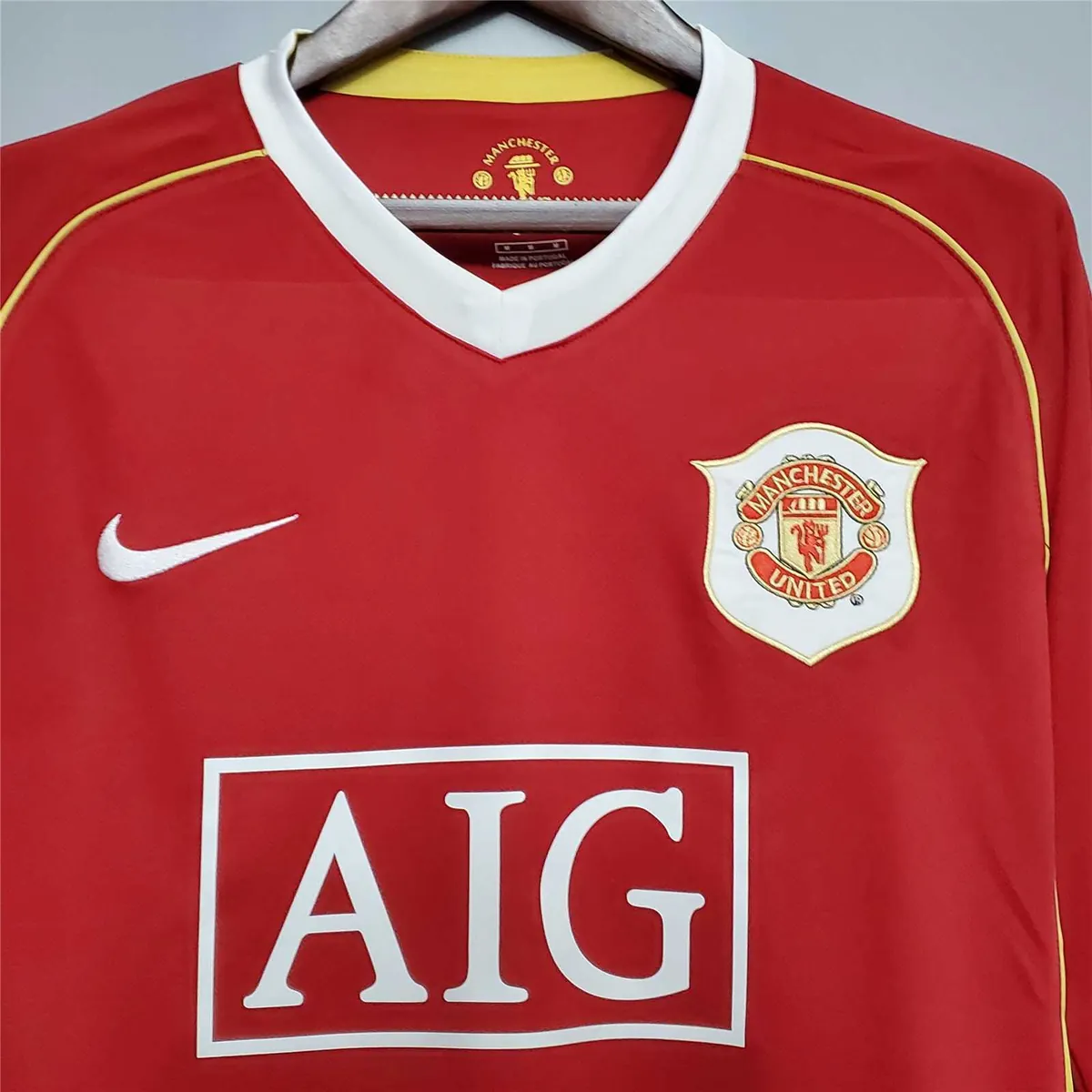 06-07 Manchester United home long sleeve 10