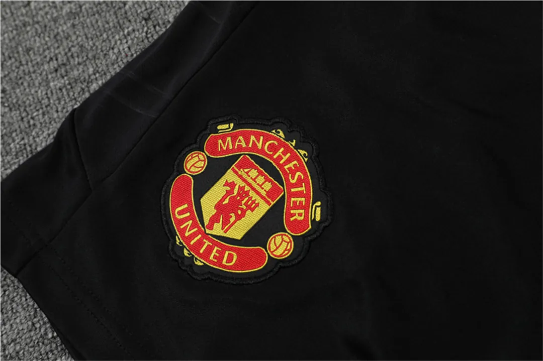 22-23 Manchester United training suit red 2