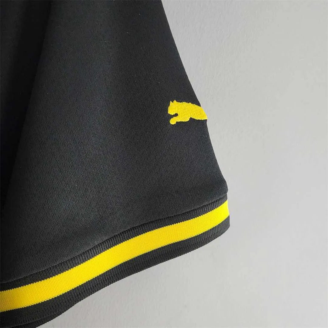 22-23 Dortmund away 5