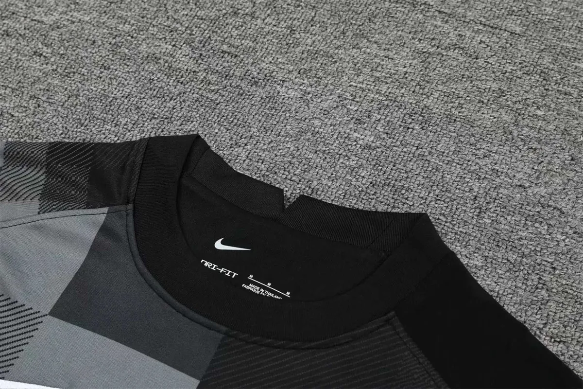 21-22 Barcelona black goalkeeper long sleeve 17