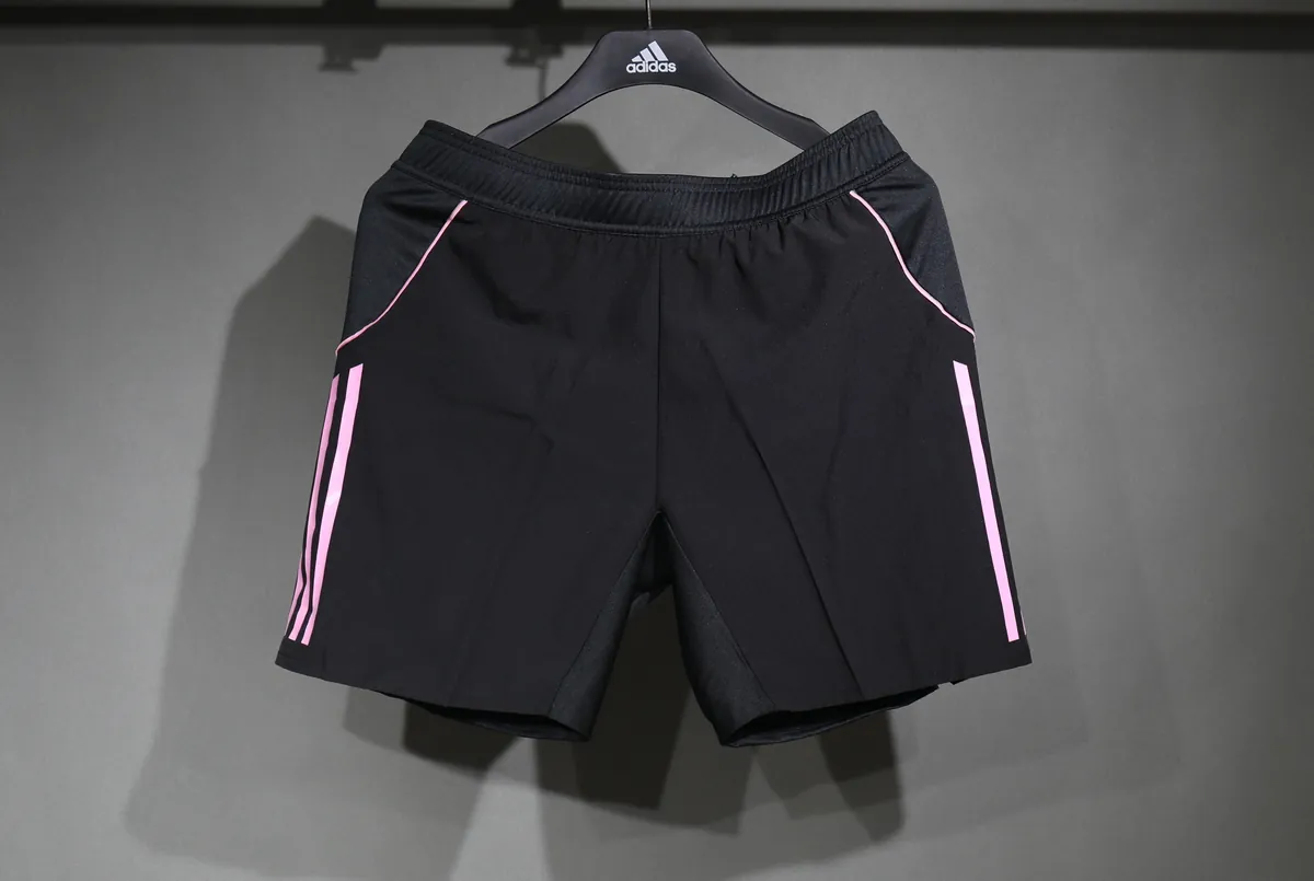 25-26 Juventus Home Black Player Version Shorts AAAAJersey Supplier Yupoo 1