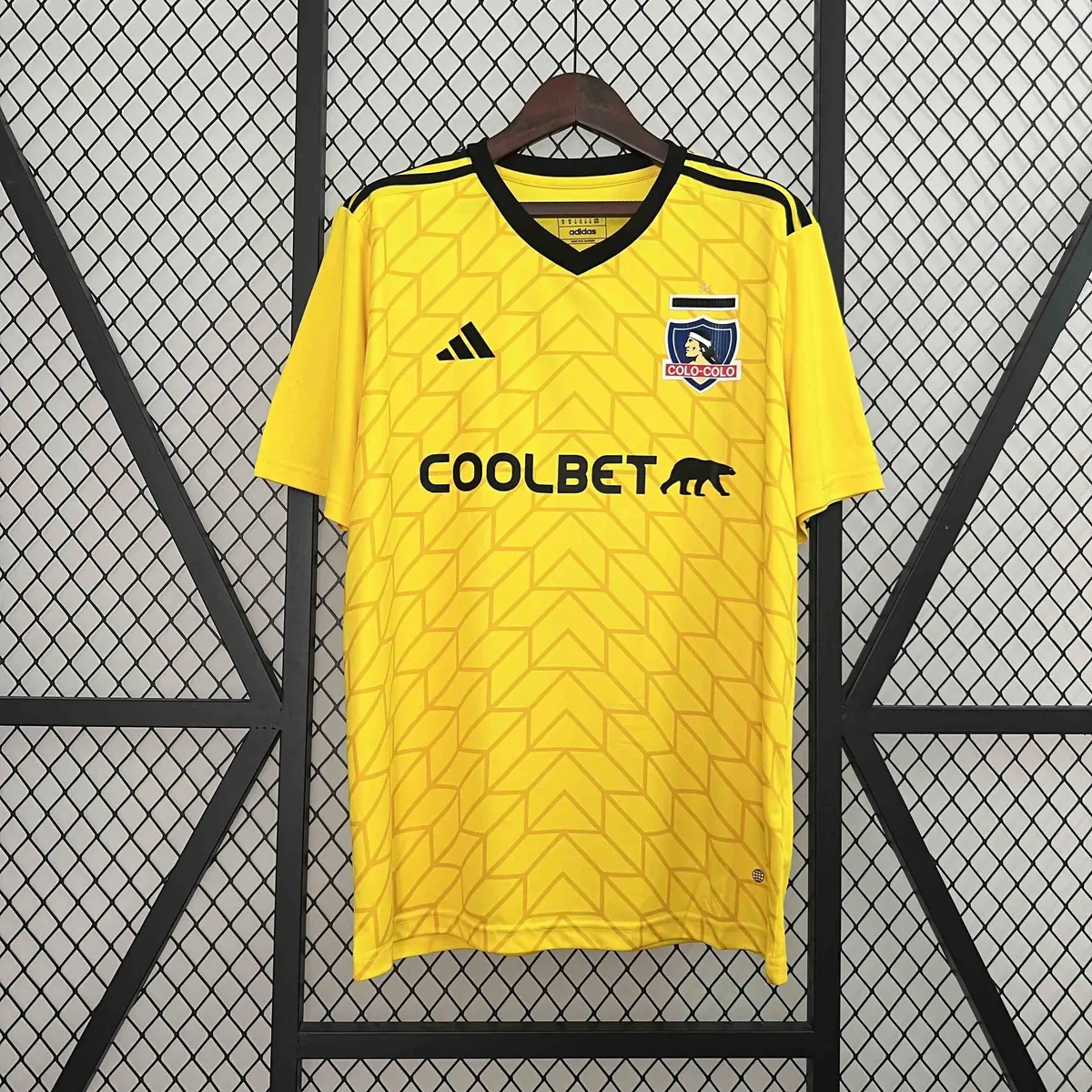 24-25 Colo Colo Goalkeeper Yellow Kit Football AAAAJersey Supplier 5