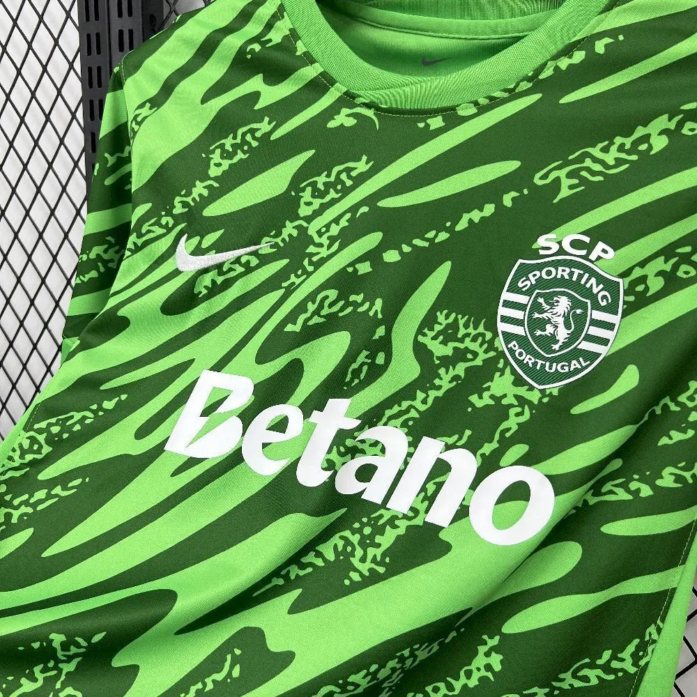 25-26 Sporting Lisbon Green Goalkeeper Kit Football T-Shirt AAAAJersey Supply Yupoo 2