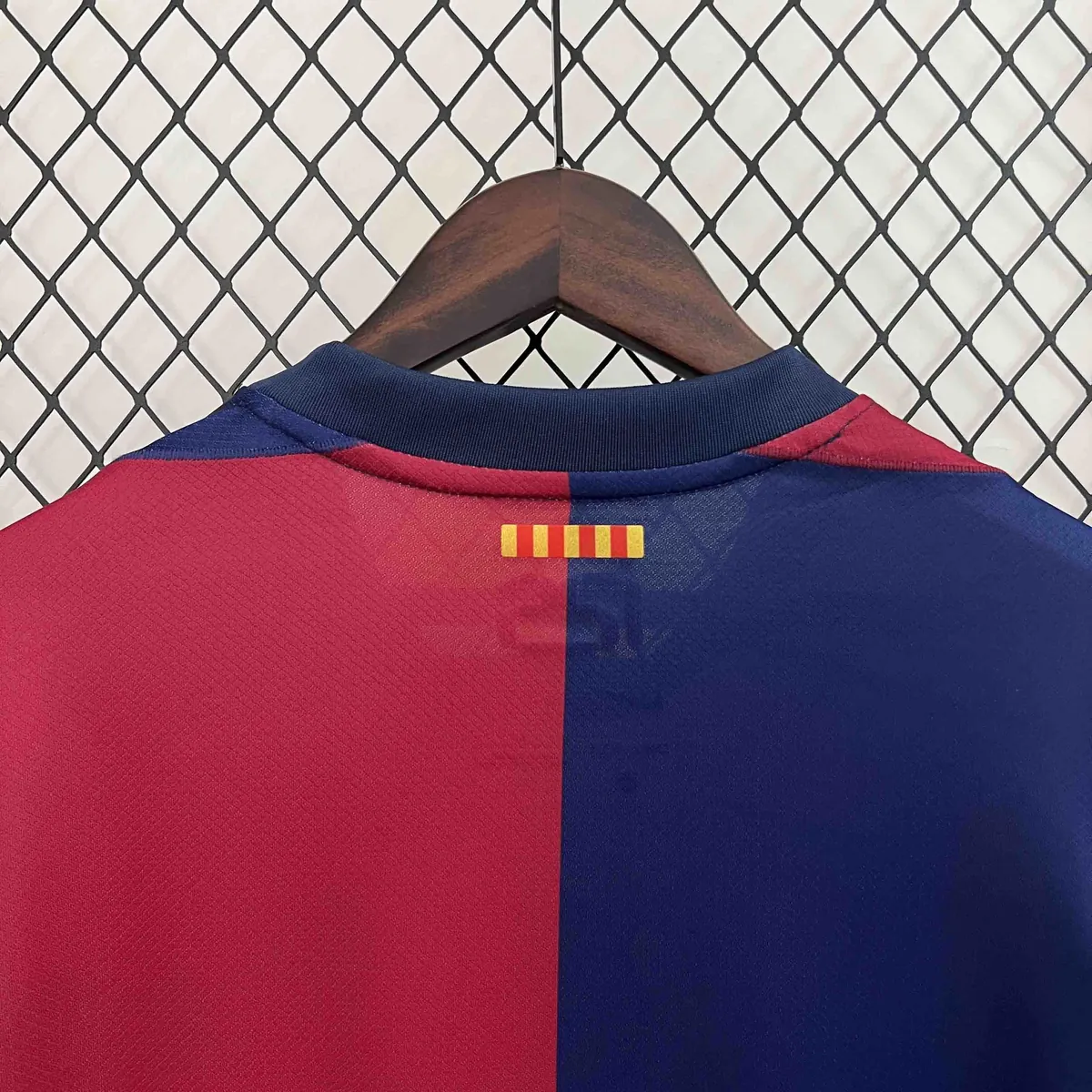 24-25 Barcelona Home Kit Football AAAAJersey Supplier 3