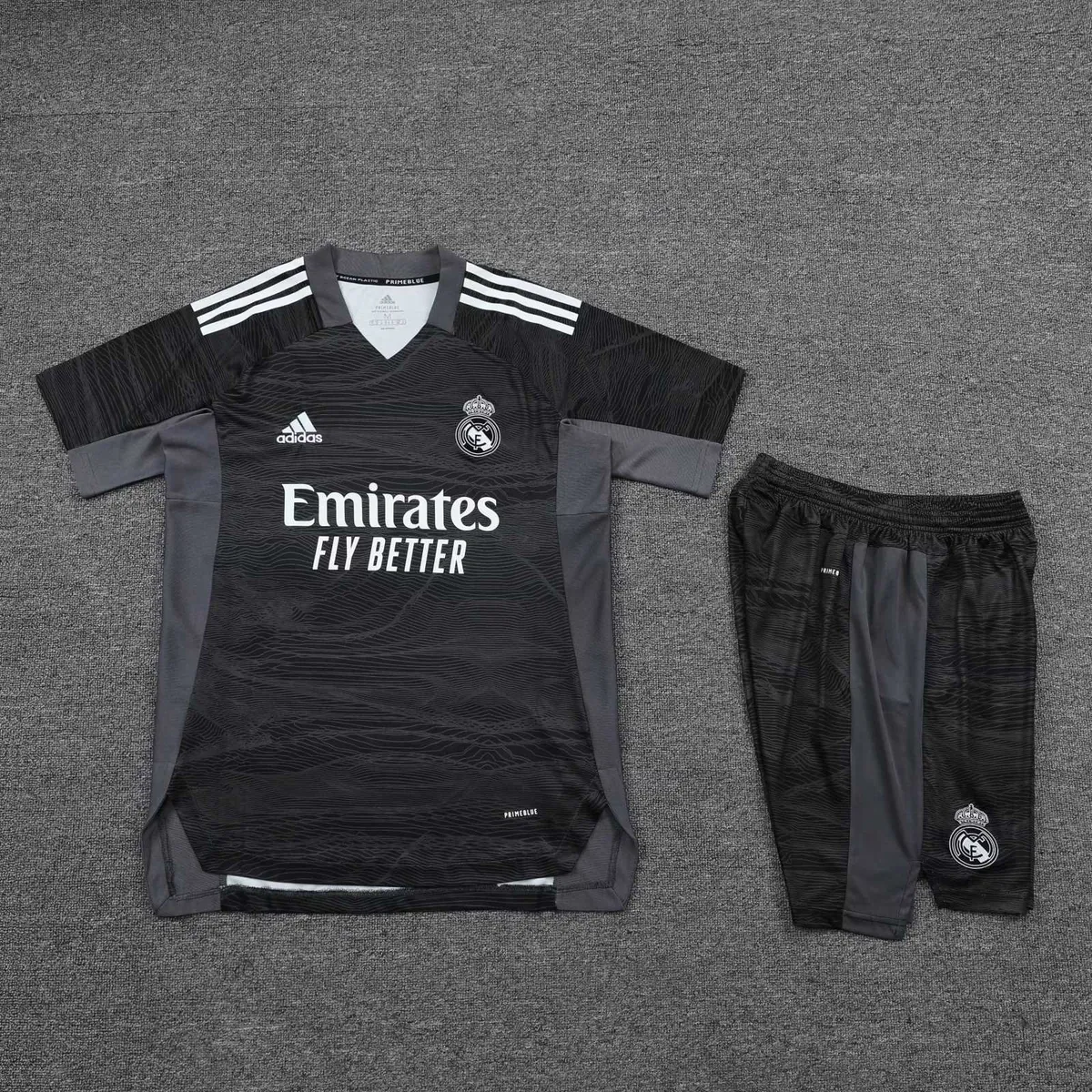21-22 Real Madrid black goalkeeper 1