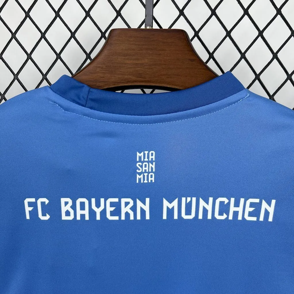 25-26 Bayern Munich Blue Goalkeeper Kid Kits Youth Apparels AAAAJersey Wholesale Yupoo 8