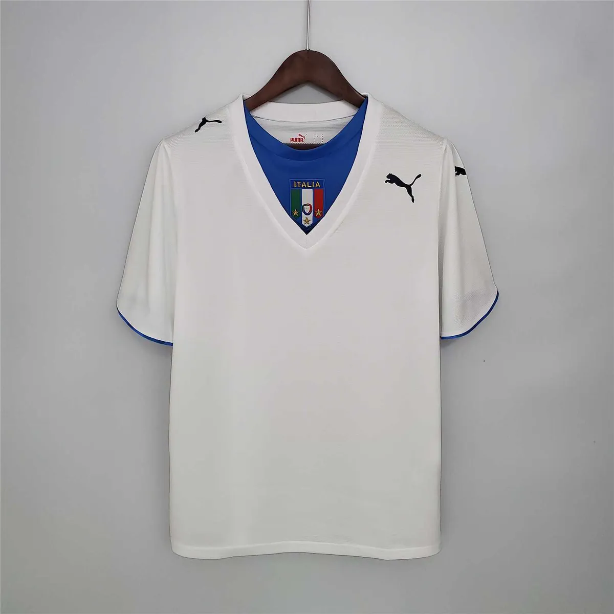 2006 Italy away white 7
