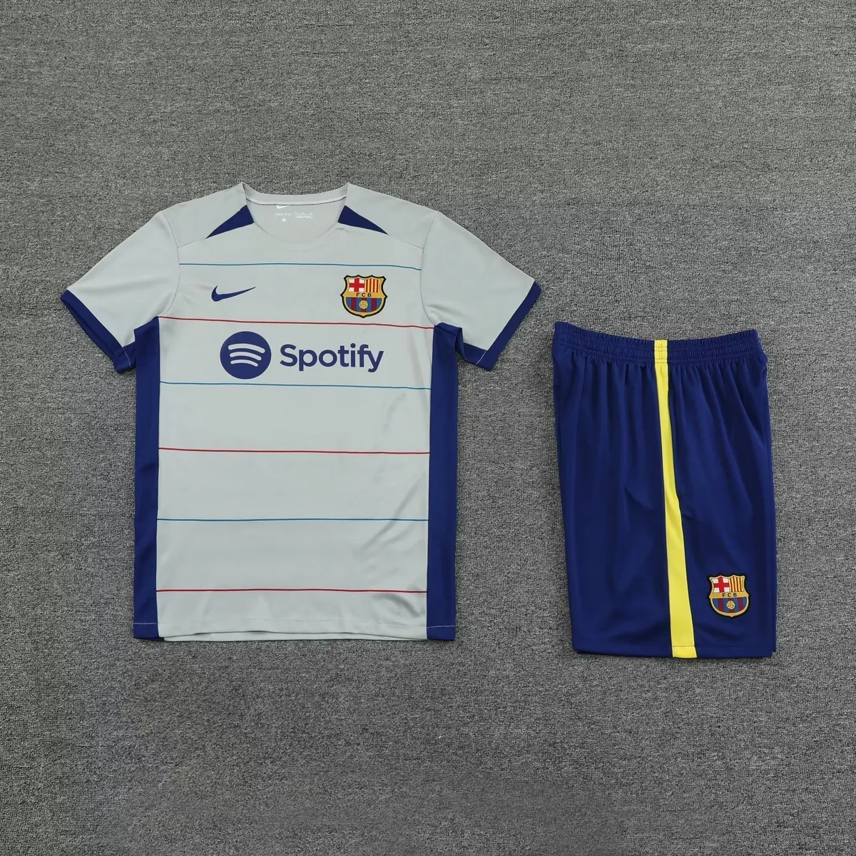 23-24 Barcelona Training Soccer Jerseys Yupoo 1
